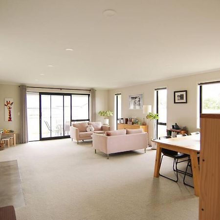 Villa House In Hamilton Extérieur photo