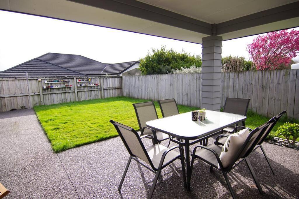 Villa House In Hamilton Extérieur photo