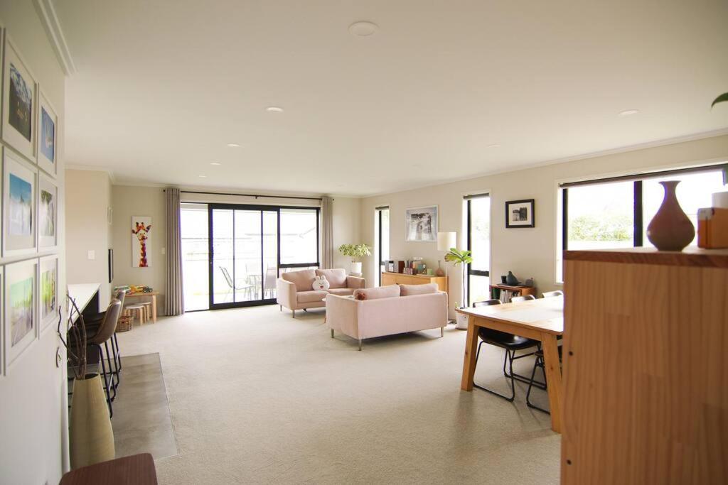 Villa House In Hamilton Extérieur photo