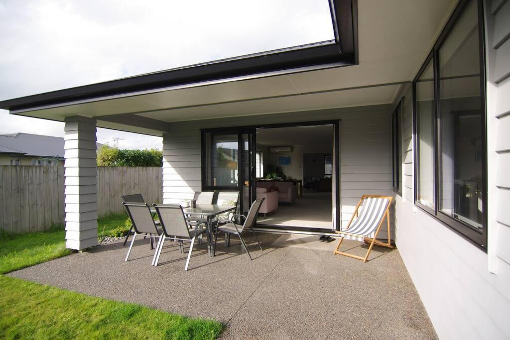 Villa House In Hamilton Extérieur photo